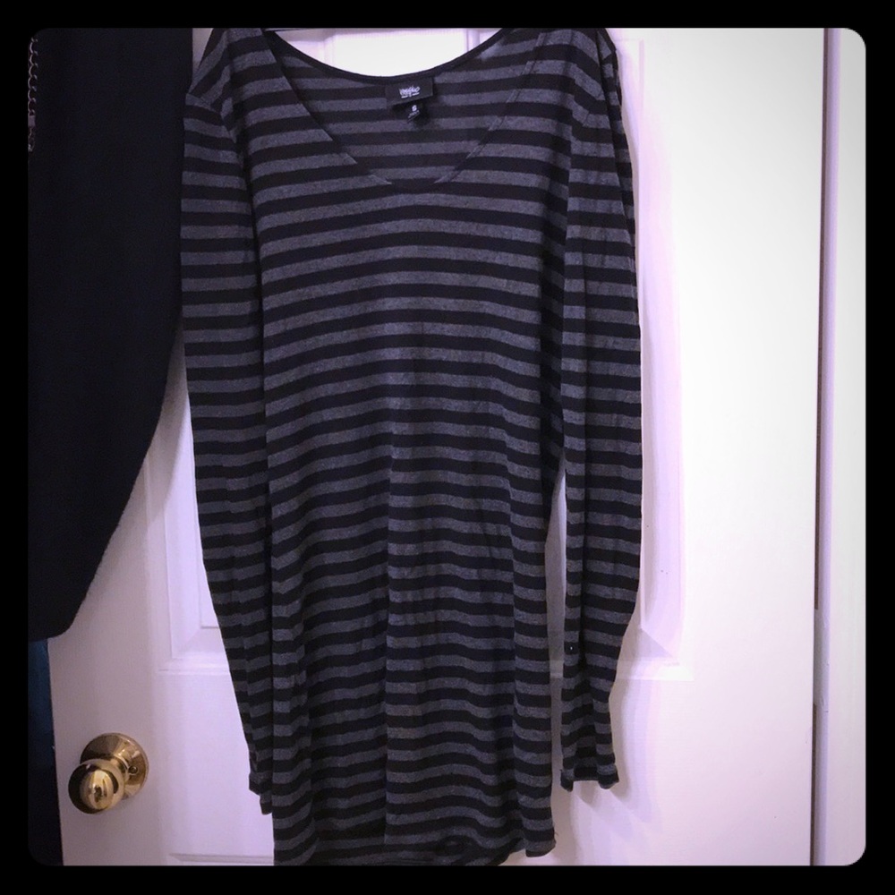 Lightweight long layering tee long sleeved sz S!!